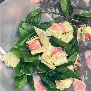 Yellow Rose Garland w/ Lights